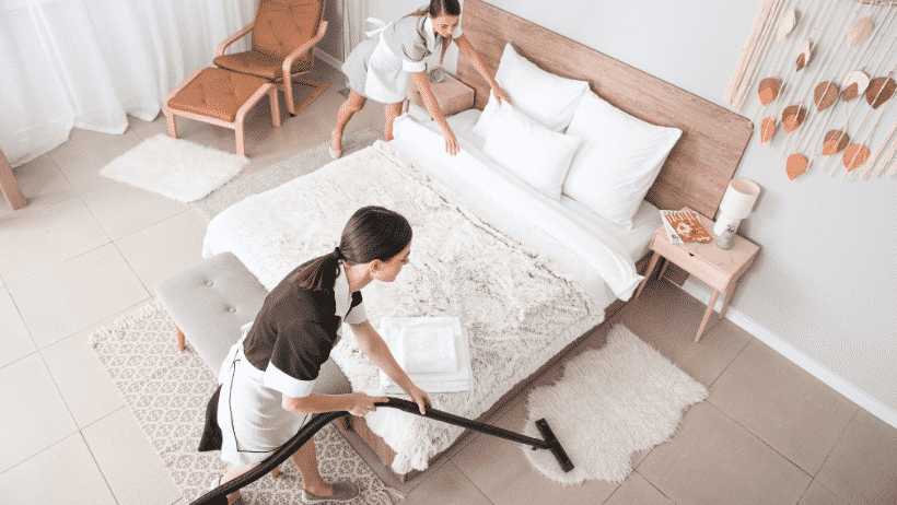 Правила прибирання турбаз і літніх готелів: огляд засобів та інвентарю