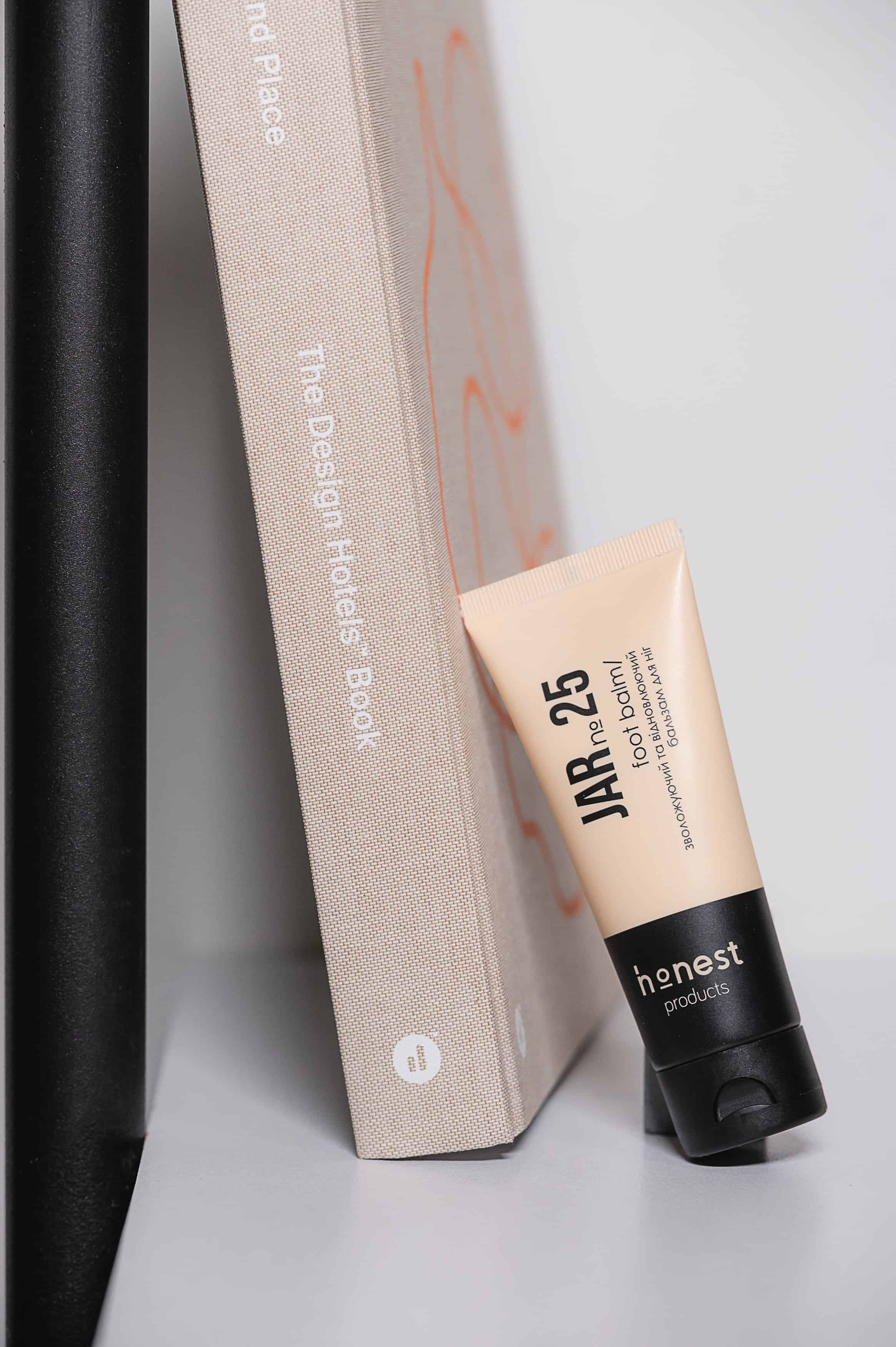 Увлажняющий и восстанавливающий бальзам для сухой кожи ног JAR №25 от honest products, 75мл