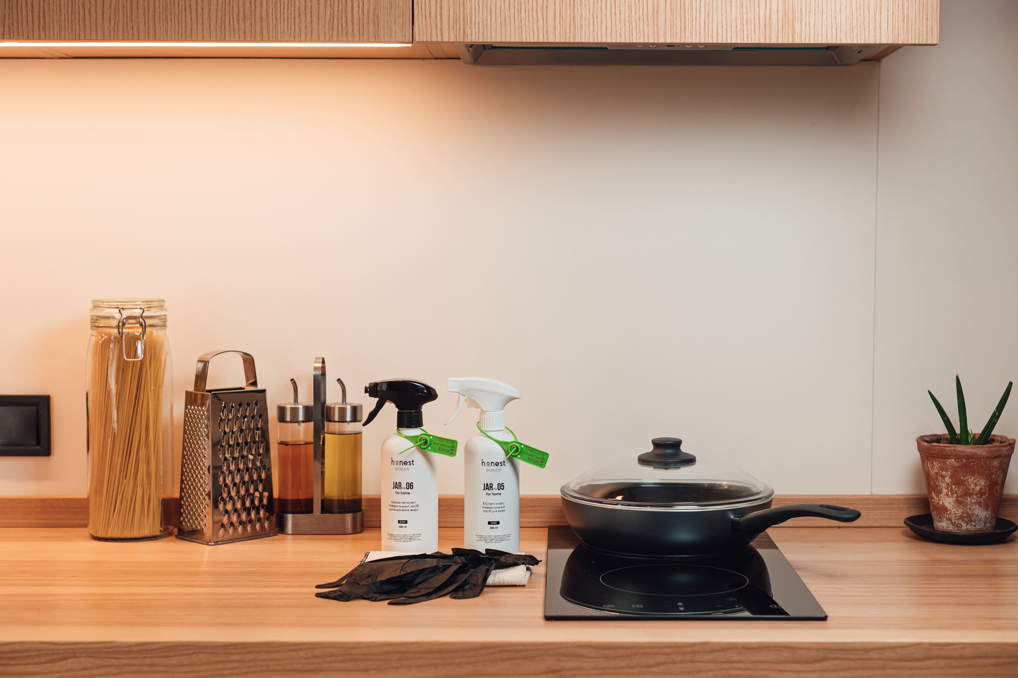 Универсальное средство для кухни JAR №05 от honest products for home, 500мл