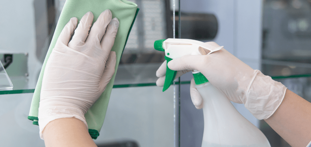 Чому прибирання має бути вологим