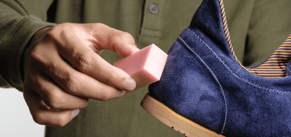 Як доглядати замшеве взуття