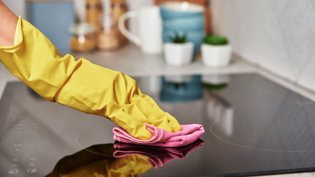 Чим мити індукційну плиту?