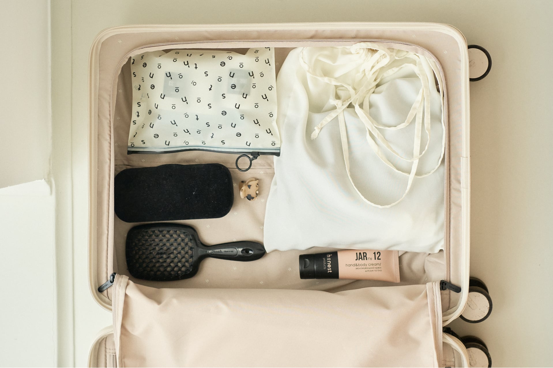 Набір для подорожей body&hair travel set